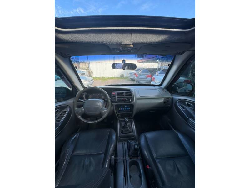 CHEVROLET - TRACKER - 2001/2001 - Azul - R$ 38.999,00