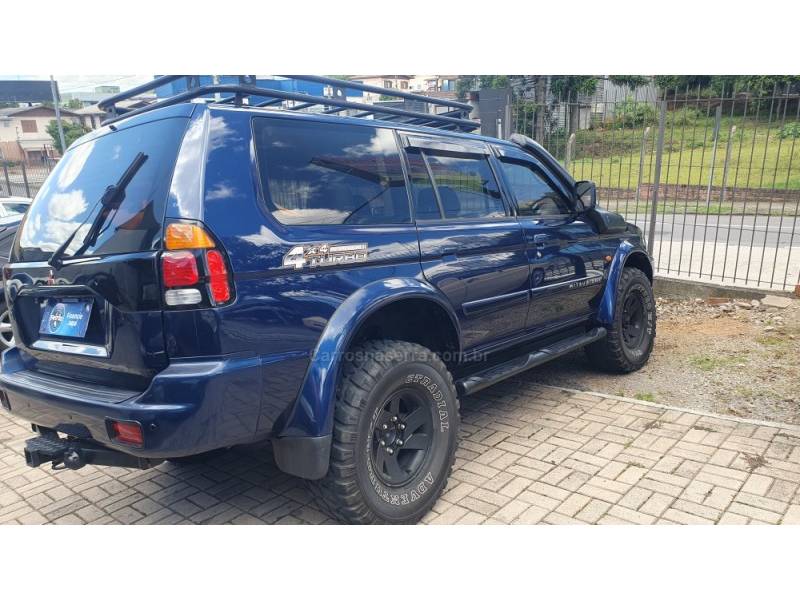 MITSUBISHI - PAJERO - 2000/2001 - Azul - R$ 49.999,00