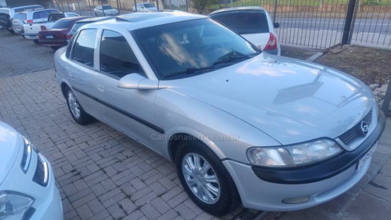 CHEVROLET - VECTRA - 1998/1998 - Prata - R$ 25.999,00