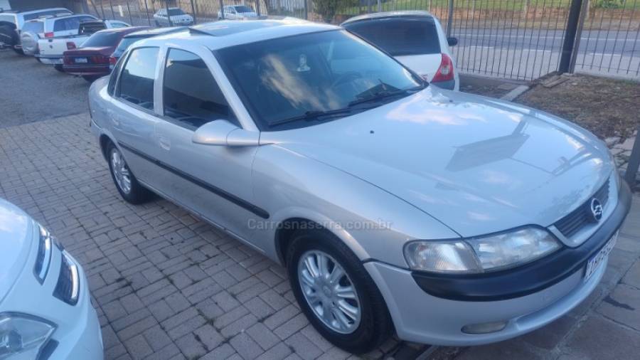 CHEVROLET - VECTRA - 1998/1998 - Prata - R$ 25.999,00