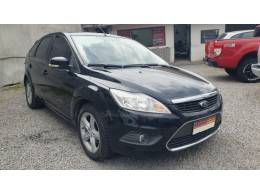 FORD - FOCUS - 2011/2012 - Preta - R$ 39.999,00