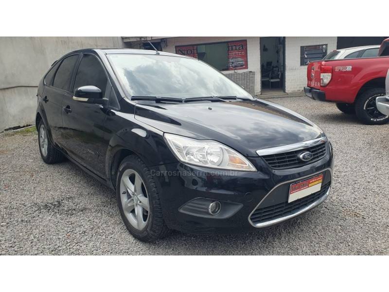 FORD - FOCUS - 2011/2012 - Preta - R$ 39.999,00