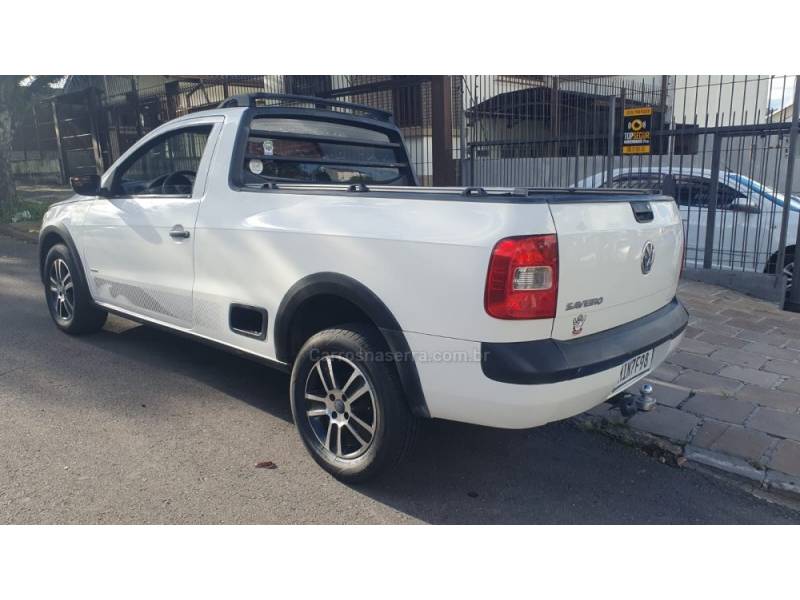 VOLKSWAGEN - SAVEIRO - 2011/2012 - Branca - R$ 39.999,00