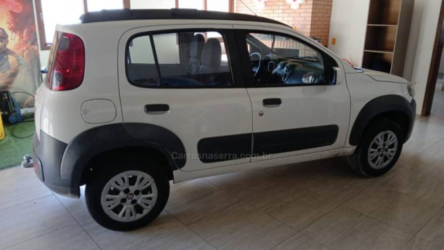 FIAT - UNO - 2011/2012 - Branca - R$ 32.990,00