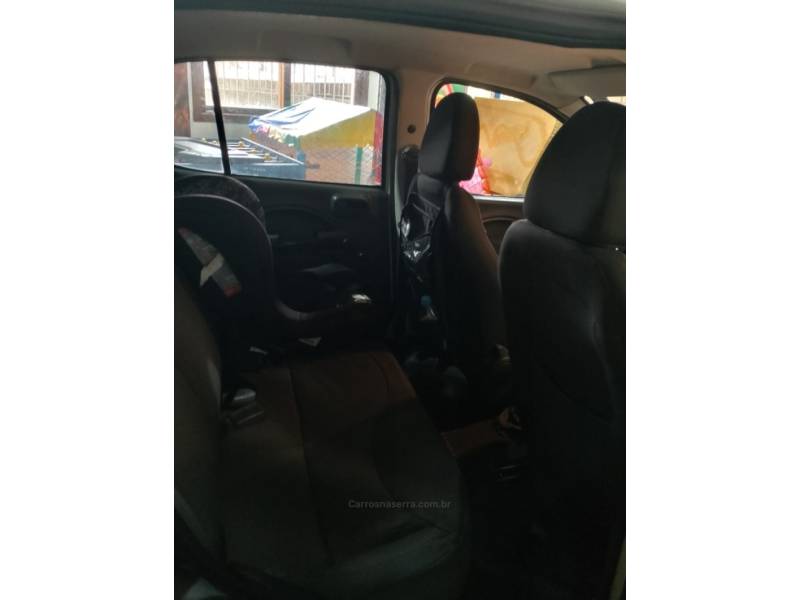 FIAT - UNO - 2011/2012 - Branca - R$ 32.990,00