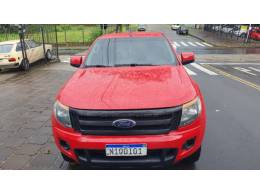 FORD - RANGER - 2013/2014 - Vermelha - R$ 89.999,00