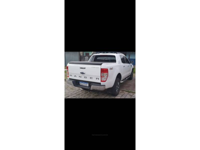 FORD - RANGER - 2014/2014 - Branca - R$ 114.999,00