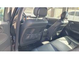 MERCEDES-BENZ - C 180 - 2000/2001 - Preta - R$ 39.999,00