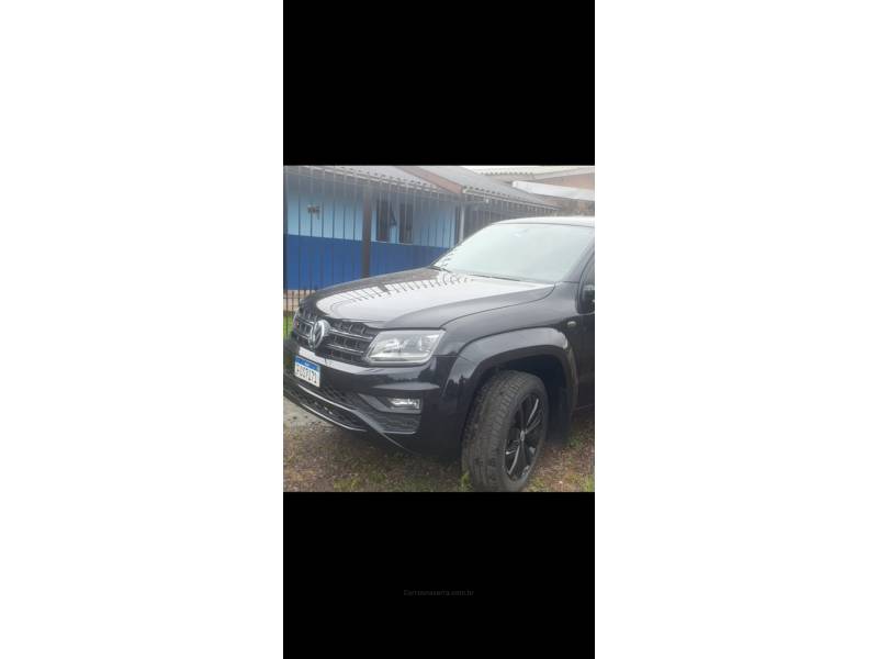 VOLKSWAGEN - AMAROK - 2022/2023 - Preta - R$ 241.999,00