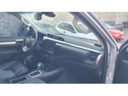 TOYOTA - HILUX - 2025/2025 - Prata - R$ 369.999,00