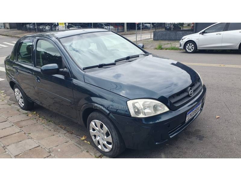 CHEVROLET - CORSA - 2004/2005 - Verde - R$ 17.999,00