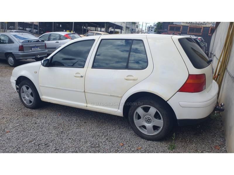 VOLKSWAGEN - GOLF - 2001/2001 - Branca - R$ 29.990,00