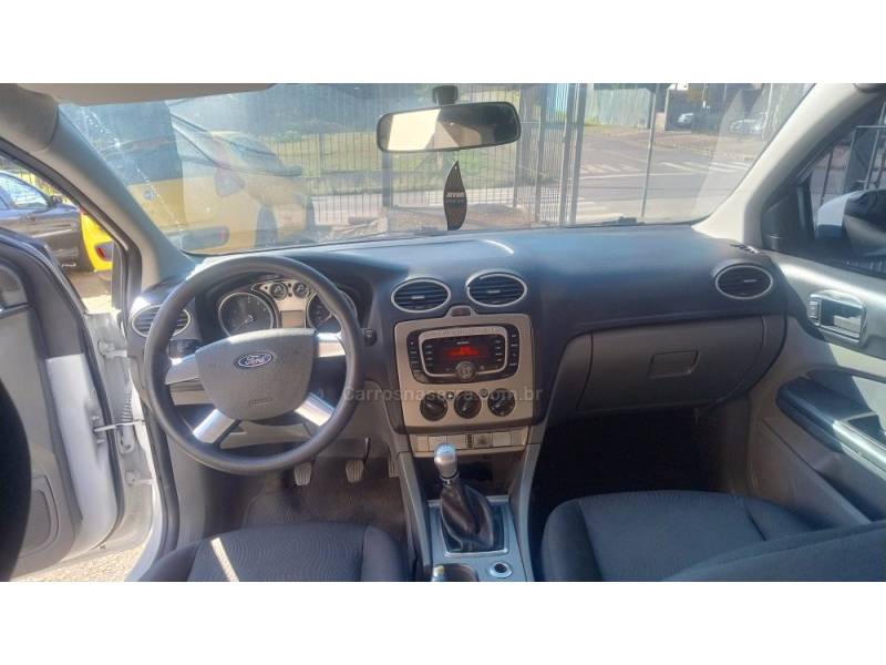 FORD - FOCUS - 2009/2009 - Branca - R$ 29.999,00