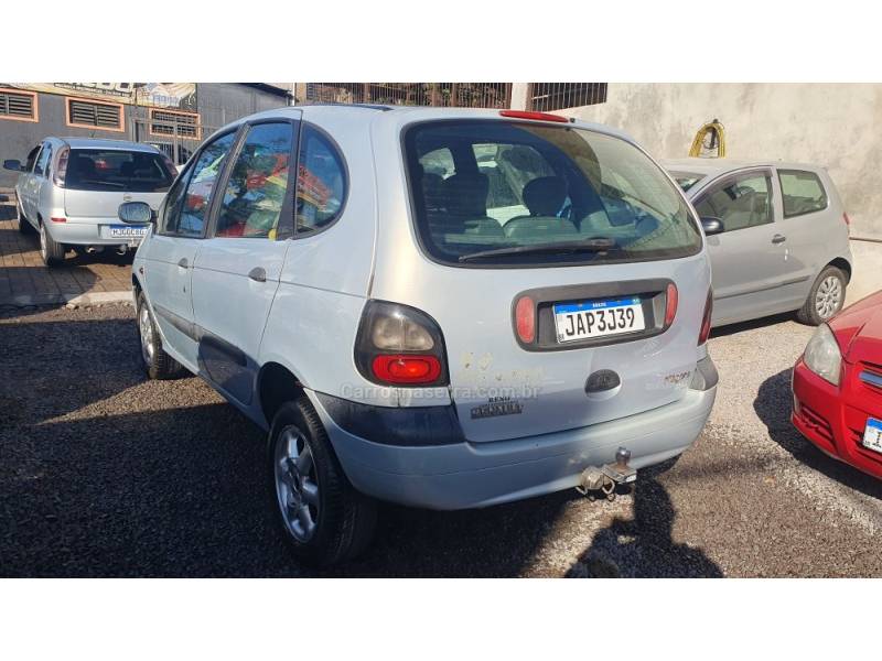 RENAULT - SCÉNIC - 2000/2001 - Prata - R$ 10.999,00