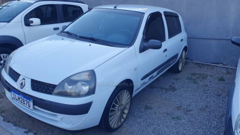 RENAULT - CLIO - 2004/2005 - Branca - R$ 22.999,00