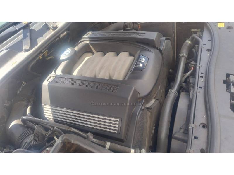 VOLKSWAGEN - TOUAREG - 2006/2006 - Prata - R$ 49.999,00