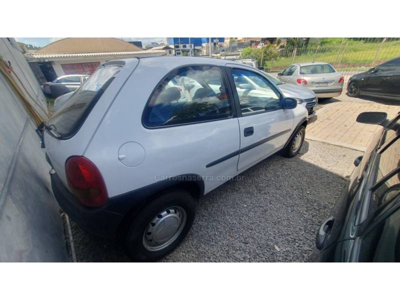 CHEVROLET - CORSA - 1999/1999 - Branca - R$ 12.999,00
