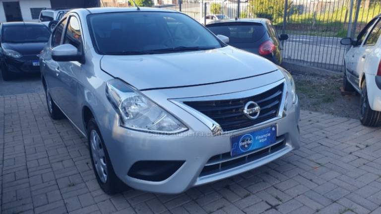 NISSAN - VERSA - 2019/2019 - Prata - R$ 49.999,00