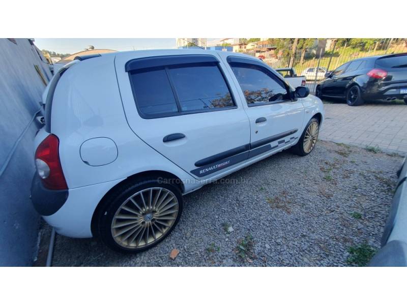 RENAULT - CLIO - 2004/2005 - Branca - Sob Consulta