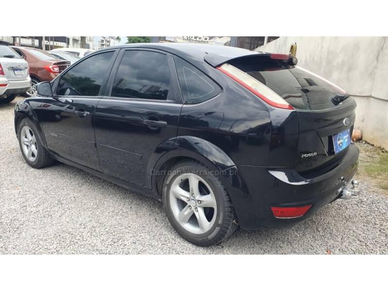 FORD - FOCUS - 2011/2012 - Preta - R$ 39.999,00