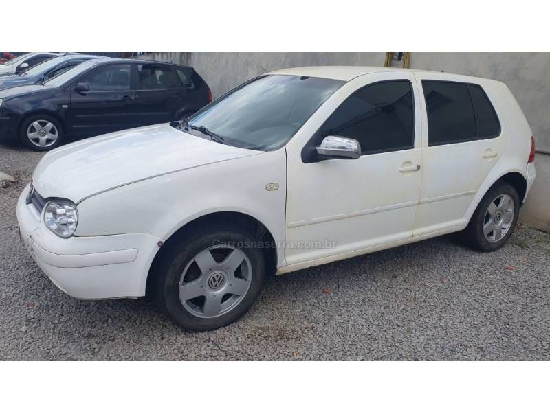 VOLKSWAGEN - GOLF - 2001/2001 - Branca - R$ 29.990,00