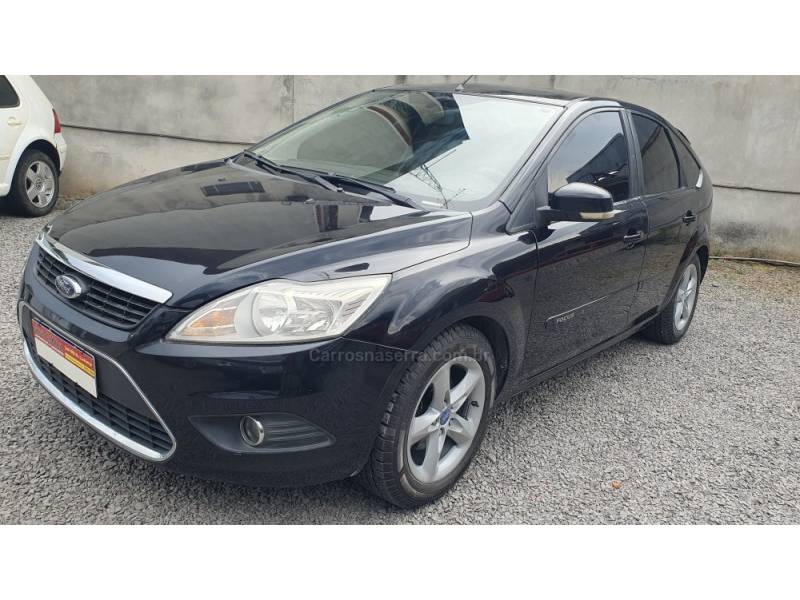 FORD - FOCUS - 2011/2012 - Preta - R$ 39.999,00