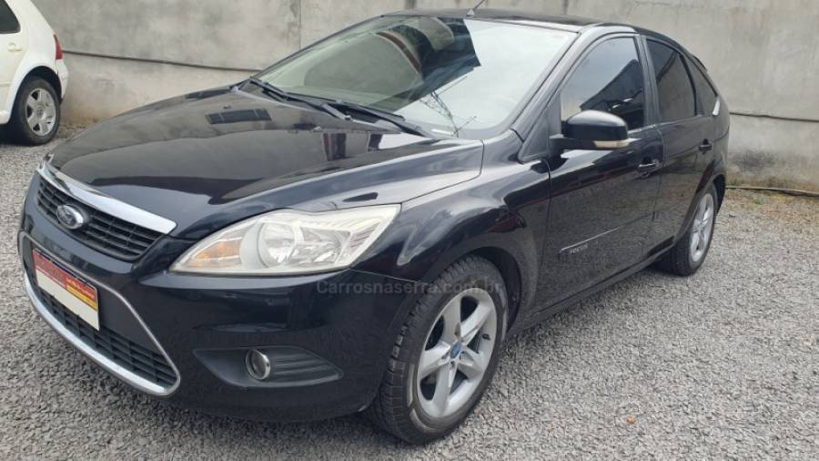 FORD - FOCUS - 2011/2012 - Preta - R$ 39.999,00