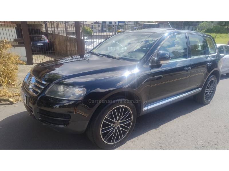 VOLKSWAGEN - TOUAREG - 2006/2006 - Prata - R$ 49.999,00