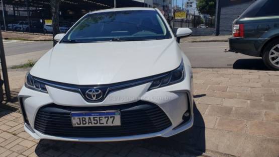 TOYOTA - COROLLA - 2021/2022 - Branca - R$ 129.999,00