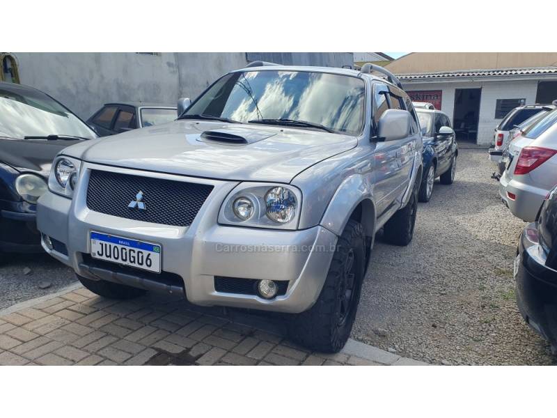 MITSUBISHI - PAJERO SPORT - 2006/2007 - Prata - R$ 59.999,00