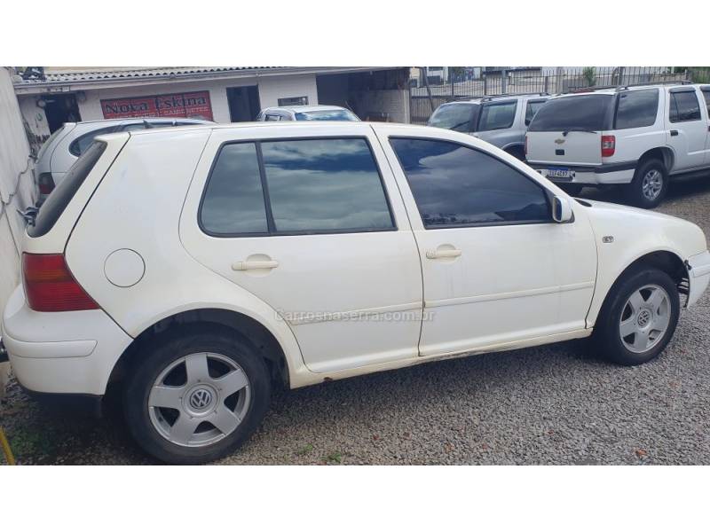 VOLKSWAGEN - GOLF - 2001/2001 - Branca - R$ 29.990,00