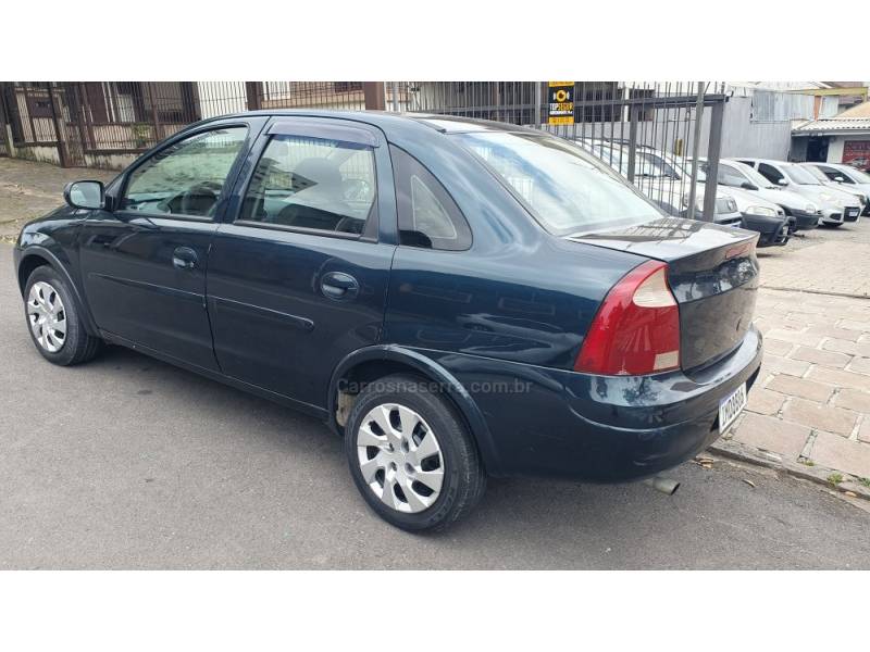 CHEVROLET - CORSA - 2004/2005 - Verde - R$ 17.999,00