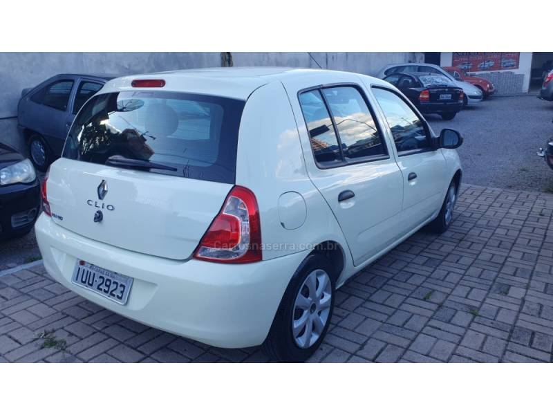 RENAULT - CLIO - 2013/2014 - Branca - R$ 31.900,00