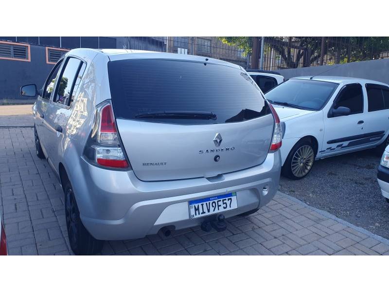 RENAULT - SANDERO - 2011/2012 - Prata - R$ 29.999,00