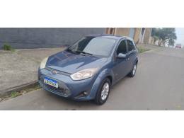 FORD - FIESTA - 2010/2011 - Azul - R$ 31.999,00