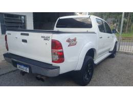 TOYOTA - HILUX - 2011/2012 - Branca - R$ 125.999,00