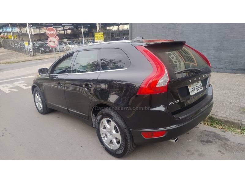 VOLVO - XC60 - 2011/2011 - Preta - R$ 55.999,00