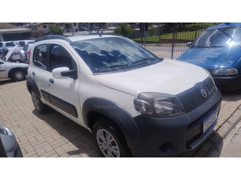 FIAT - UNO - 2011/2012 - Branca - R$ 29.999,00
