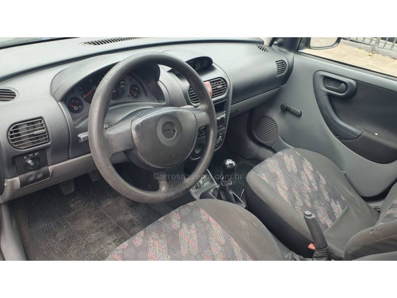 CHEVROLET - CORSA - 2004/2005 - Verde - R$ 17.999,00