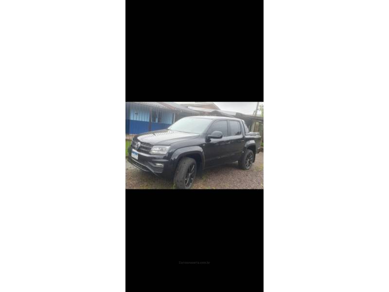 VOLKSWAGEN - AMAROK - 2022/2023 - Preta - R$ 241.999,00