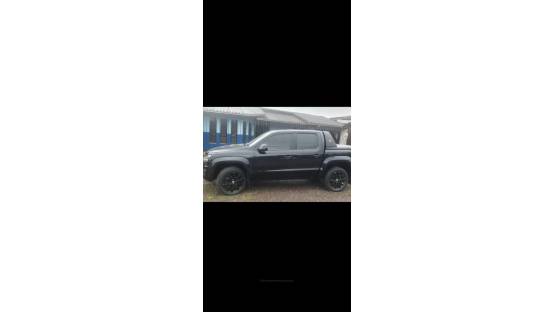 VOLKSWAGEN - AMAROK - 2022/2023 - Preta - R$ 241.999,00