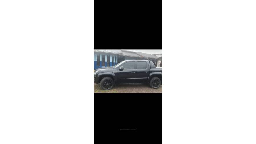 VOLKSWAGEN - AMAROK - 2022/2023 - Preta - R$ 241.999,00