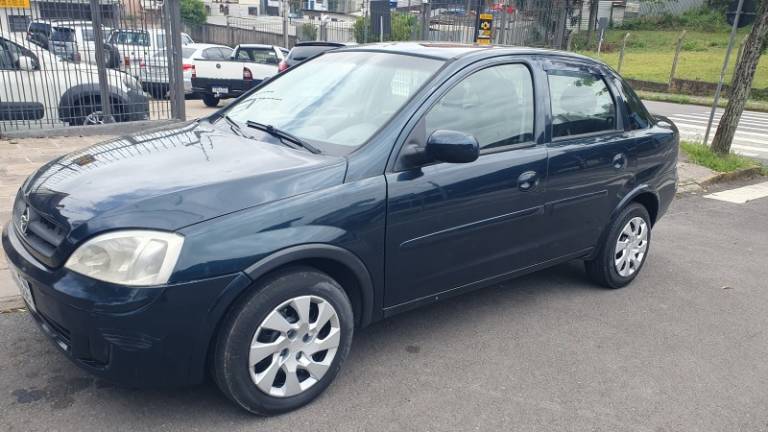 CHEVROLET - CORSA - 2004/2005 - Verde - R$ 19.999,00