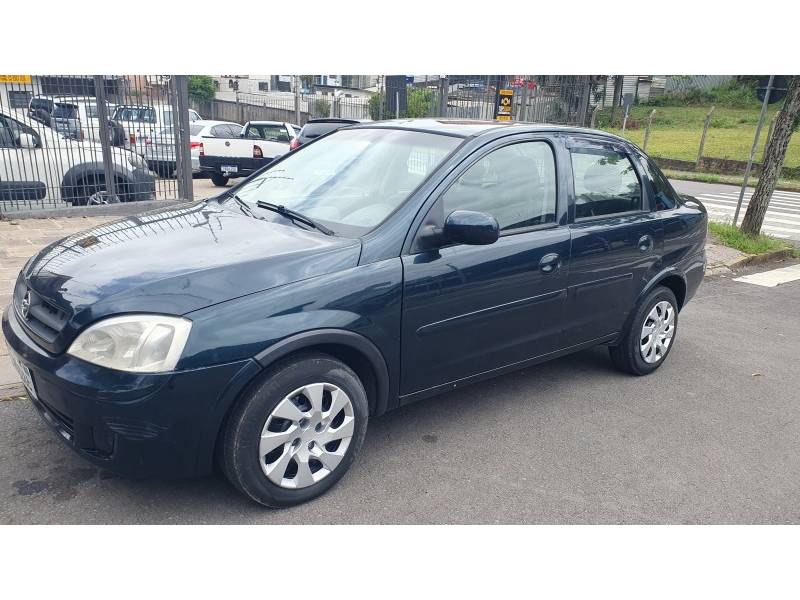 CHEVROLET - CORSA - 2004/2005 - Verde - R$ 17.999,00