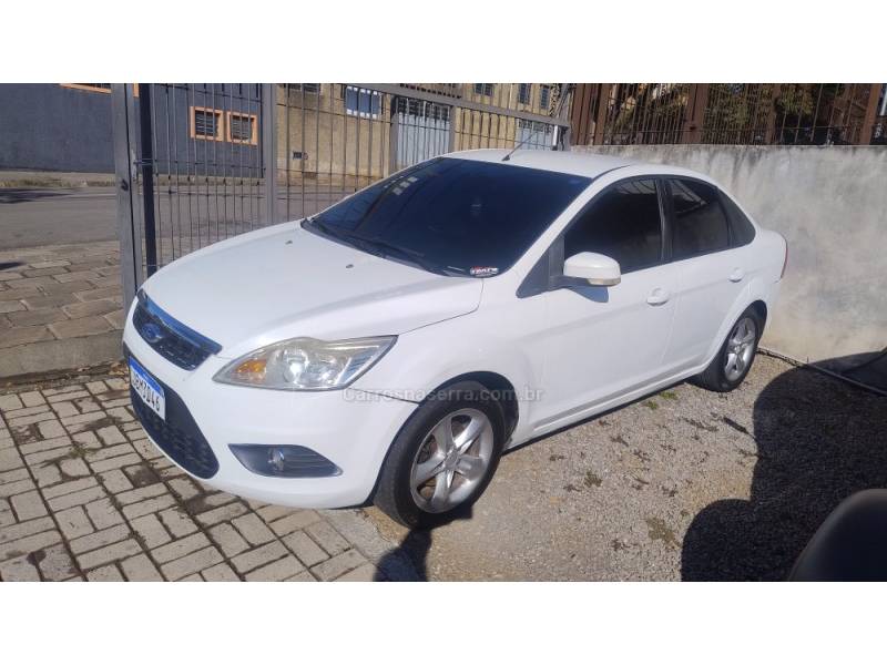FORD - FOCUS - 2009/2009 - Branca - R$ 29.999,00