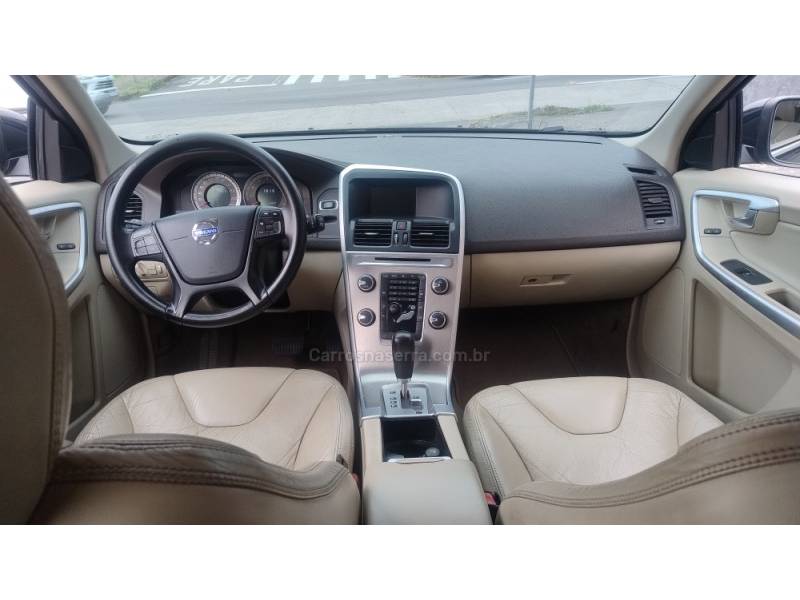 VOLVO - XC60 - 2011/2011 - Preta - R$ 55.999,00