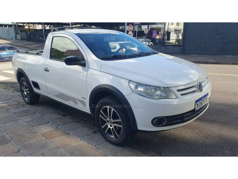 VOLKSWAGEN - SAVEIRO - 2011/2012 - Branca - R$ 39.999,00
