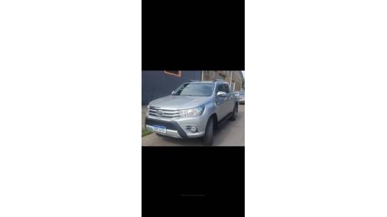 TOYOTA - HILUX - 2017/2017 - Prata - R$ 147.990,00