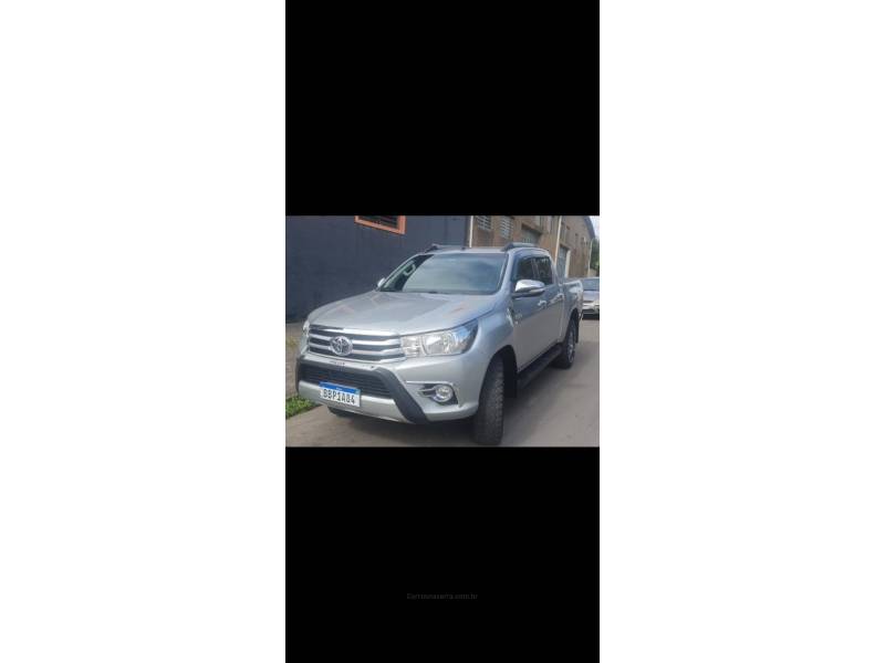 TOYOTA - HILUX - 2017/2017 - Prata - R$ 147.990,00