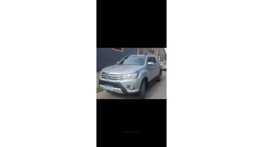 TOYOTA - HILUX - 2017/2017 - Prata - R$ 147.990,00